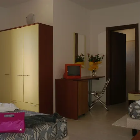 Mimose Village فندق